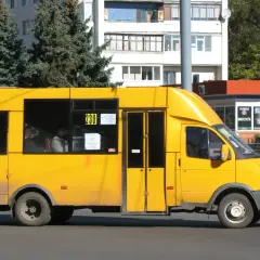 Mały autokar ile miejsc? Odkryj, ile osób zmieści się w mikrobusie