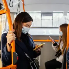 Ile osób może być w autokarze? Odkryj pojemności różnych modeli