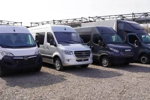 Najmniej awaryjne busy osobowe – które modele są najbardziej niezawodne?