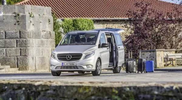 Jaki bus najlepiej kupić? Sprawdź najlepsze modele i ich wady