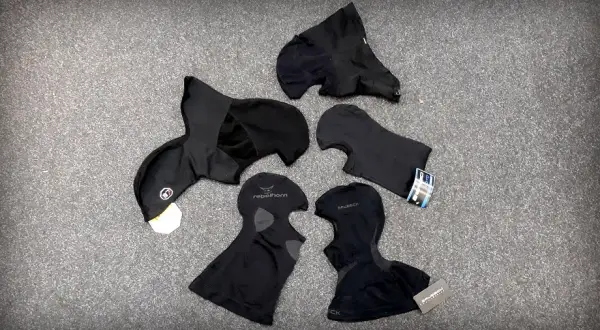 Jaka kominiarka pod kask motocyklowy zapewni Ci komfort i ciepło?