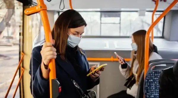 Ile osób może być w autokarze? Odkryj pojemności różnych modeli
