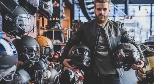 Najlepsze kaski motocyklowe do 500 zł – bezpieczeństwo i komfort