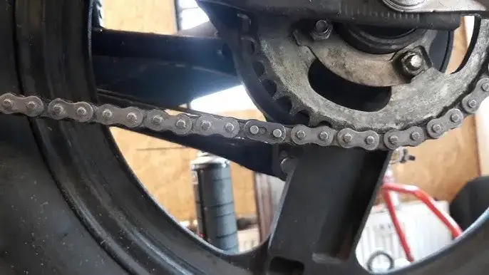Zdjęcie Jak rozpiąć łańcuch motocyklowy - skuteczne metody i porady