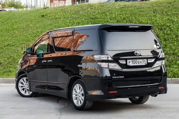 Zdjęcie Jak wybrać idealny bus 9 osobowy - porównanie modeli i opinie