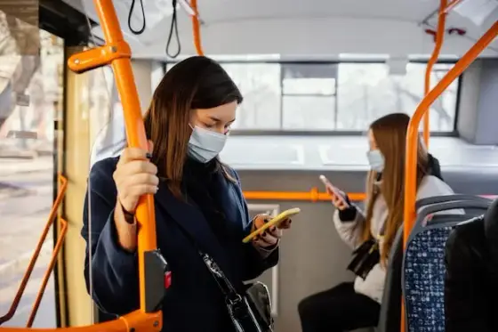 Ile osób może być w autokarze? Odkryj pojemności różnych modeli