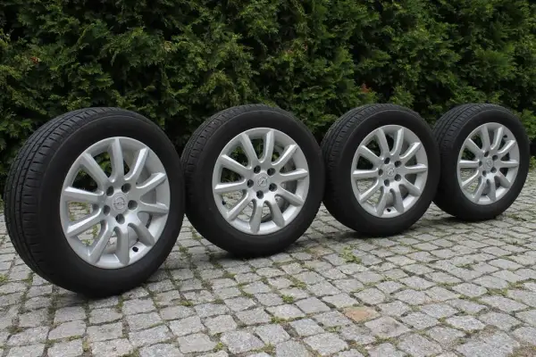 Opony do Opel Astra H - Jakie wybrać, aby uniknąć problemów?